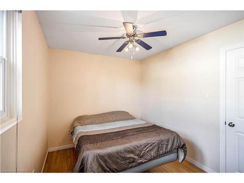 36 Valerie Court, Cambridge, ON - Indoor Photo Showing Bedroom