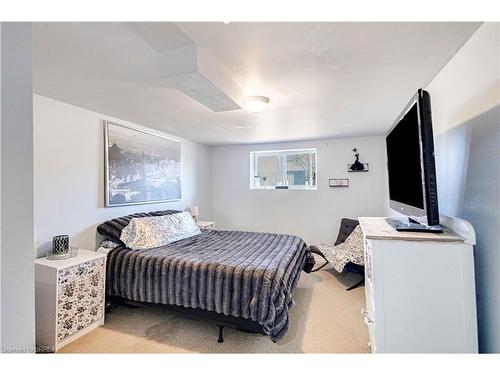 36 Valerie Court, Cambridge, ON - Indoor Photo Showing Bedroom