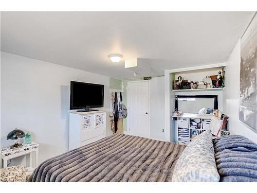 36 Valerie Court, Cambridge, ON - Indoor Photo Showing Bedroom