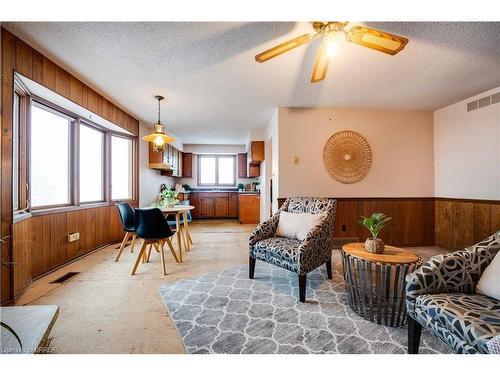 46 Esther Avenue, Cambridge, ON - Indoor Photo Showing Living Room