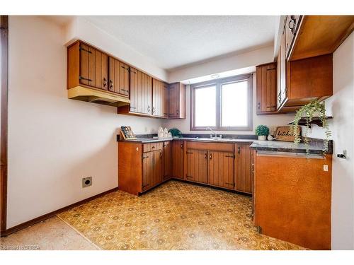 46 Esther Avenue, Cambridge, ON - Indoor Photo Showing Kitchen