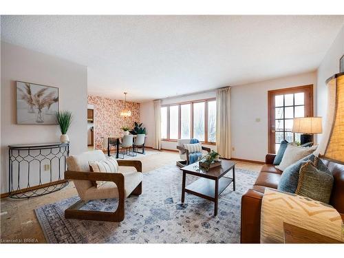 46 Esther Avenue, Cambridge, ON - Indoor Photo Showing Living Room