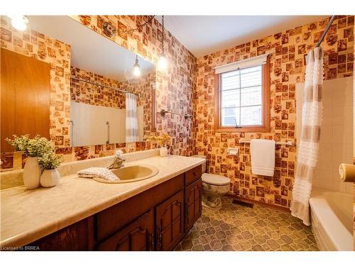 46 Esther Avenue, Cambridge, ON - Indoor Photo Showing Bathroom