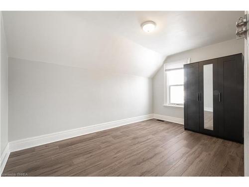 24 Campbell Street, Brantford, ON - Indoor Photo Showing Other Room