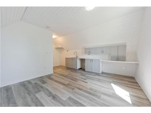 4C-16 Arthur Street, Brantford, ON - Indoor Photo Showing Other Room