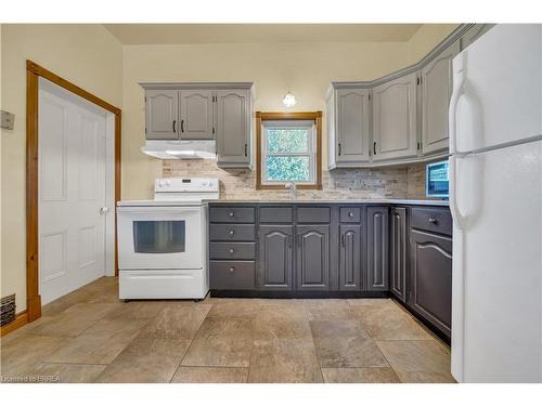 690 Wallace Avenue S, Listowel, ON - Indoor Photo Showing Kitchen
