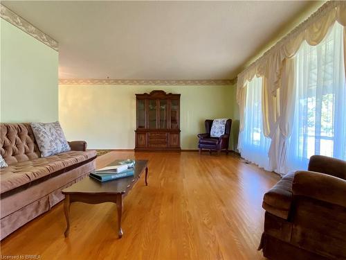 41 Dunsdon Street, Brantford, ON - Indoor Photo Showing Living Room