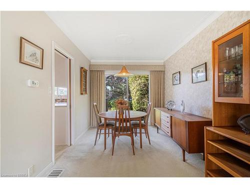 32 Pusey Boulevard, Brantford, ON - Indoor Photo Showing Dining Room