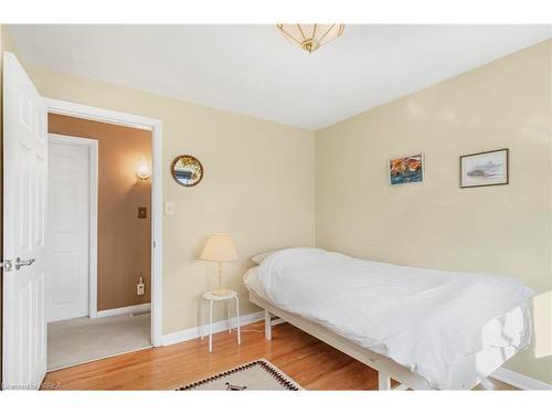 32 Pusey Boulevard, Brantford, ON - Indoor Photo Showing Bedroom