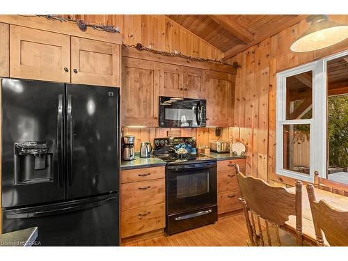 111 Wilson Drive, Georgian Bluffs, ON - Indoor Photo Showing Kitchen