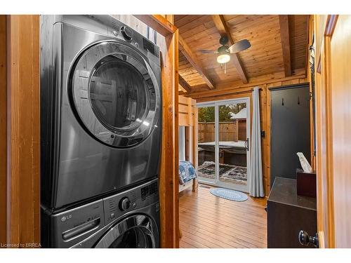 111 Wilson Drive, Georgian Bluffs, ON - Indoor Photo Showing Laundry Room
