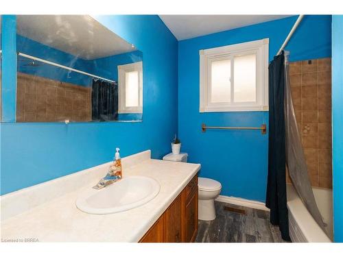 38 Sympatica Crescent, Brantford, ON - Indoor Photo Showing Bathroom