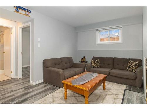 38 Sympatica Crescent, Brantford, ON - Indoor Photo Showing Living Room
