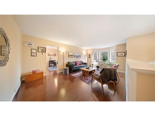 74 Gordon Street, Cambridge, ON - Indoor Photo Showing Other Room