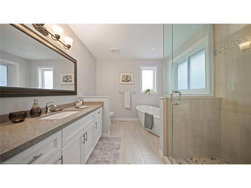 74 Gordon Street, Cambridge, ON - Indoor Photo Showing Bathroom