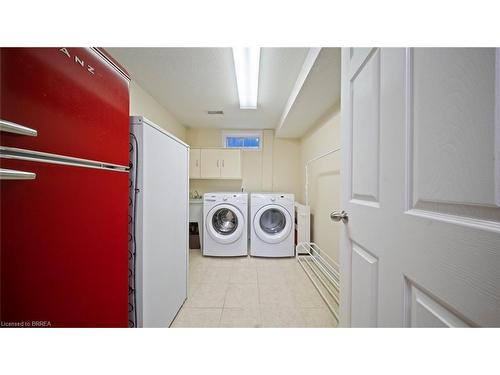 74 Gordon Street, Cambridge, ON - Indoor Photo Showing Laundry Room