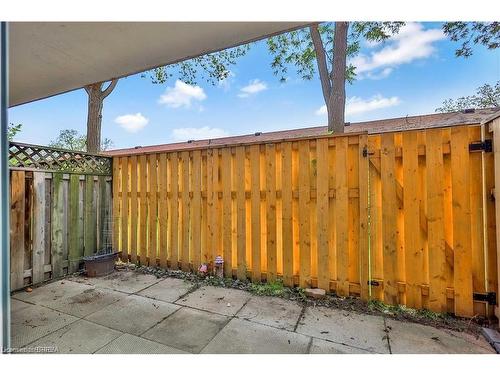 104-793 Colborne Street E, Brantford, ON - Outdoor