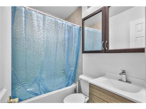 104-793 Colborne Street E, Brantford, ON - Indoor Photo Showing Bathroom