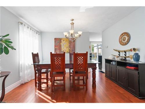 25 Winter Way, Brantford, ON - Indoor Photo Showing Dining Room