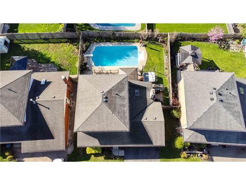 25 Winter Way, Brantford, ON - Outdoor With In Ground Pool