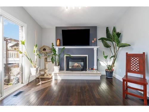 25 Winter Way, Brantford, ON - Indoor Photo Showing Living Room With Fireplace