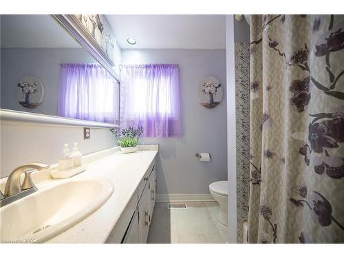 5 Burdock Boulevard, Brantford, ON - Indoor Photo Showing Bathroom