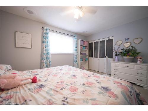 5 Burdock Boulevard, Brantford, ON - Indoor Photo Showing Bedroom