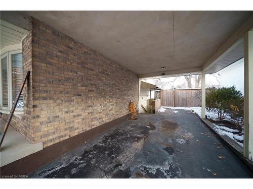 5 Burdock Boulevard, Brantford, ON - Outdoor