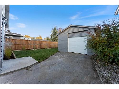 25 Dundee Street, Brantford, ON - Outdoor