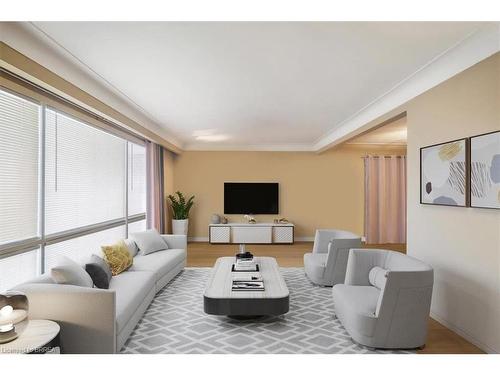 698 West 5Th Street, Hamilton, ON - Indoor Photo Showing Living Room