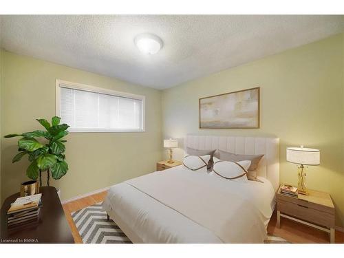 698 West 5Th Street, Hamilton, ON - Indoor Photo Showing Bedroom