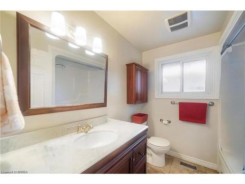 698 West 5Th Street, Hamilton, ON - Indoor Photo Showing Bathroom