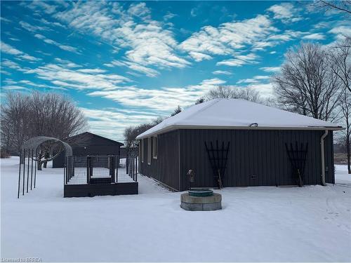 2532 Governors Road, Lynden, ON - Outdoor