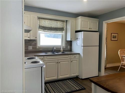 2532 Governors Road, Lynden, ON - Indoor Photo Showing Kitchen With Double Sink
