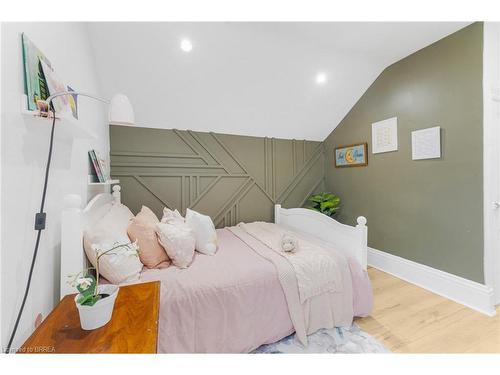 142 Elgin Street, Brantford, ON - Indoor Photo Showing Bedroom