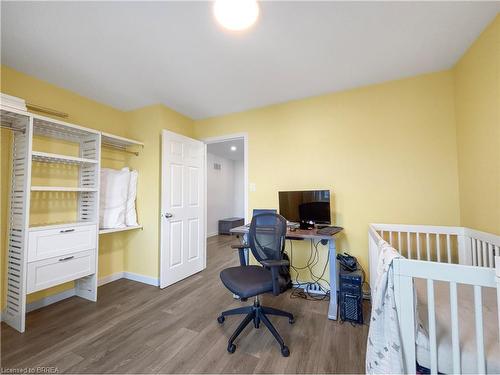 39 Barrett Avenue, Brantford, ON - Indoor Photo Showing Bedroom