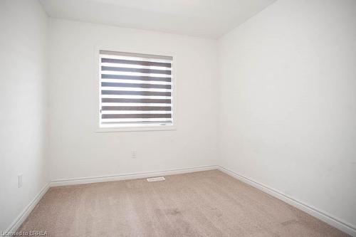 7 Poole Street, Brantford, ON - Indoor Photo Showing Other Room