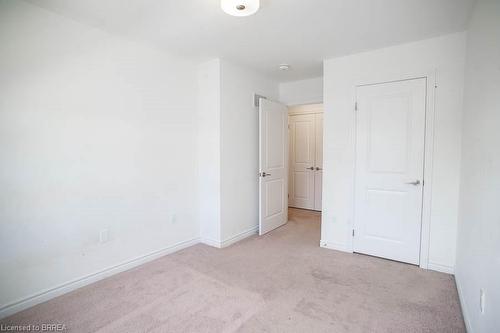 7 Poole Street, Brantford, ON - Indoor Photo Showing Other Room