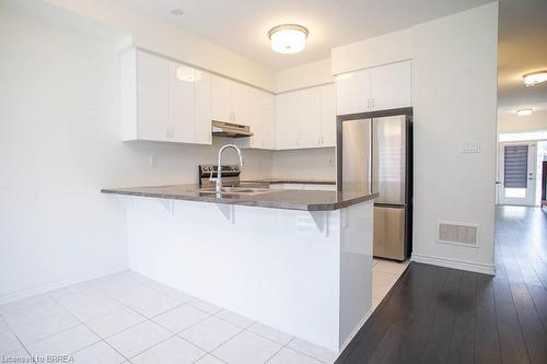 7 Poole Street, Brantford, ON - Indoor Photo Showing Kitchen With Stainless Steel Kitchen