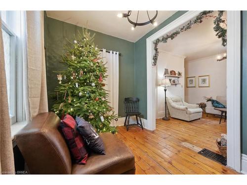 17 Ball Street, Paris, ON - Indoor