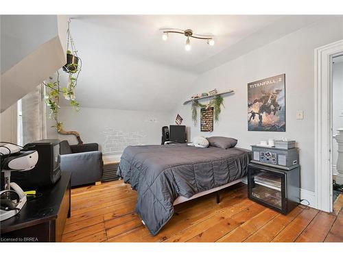 17 Ball Street, Paris, ON - Indoor Photo Showing Bedroom