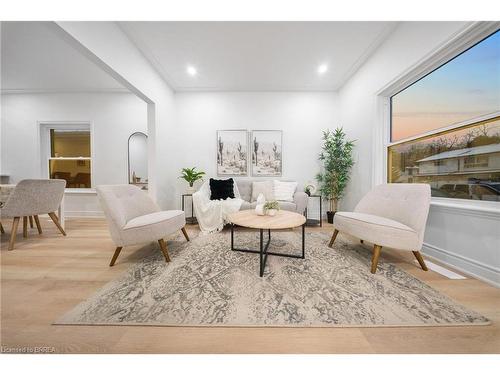 12 Carlyle Street, Brantford, ON - Indoor