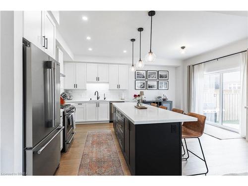 20 Cumberland Street, Brantford, ON - Indoor Photo Showing Kitchen With Upgraded Kitchen