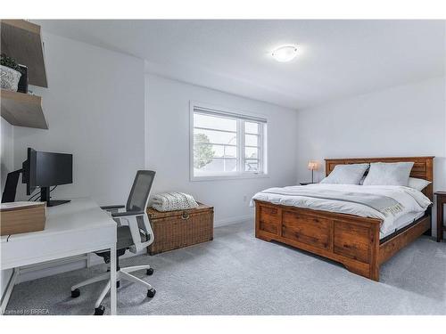 20 Cumberland Street, Brantford, ON - Indoor Photo Showing Bedroom