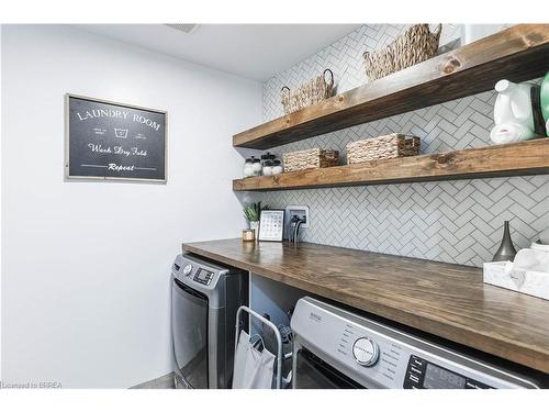 20 Cumberland Street, Brantford, ON - Indoor Photo Showing Laundry Room