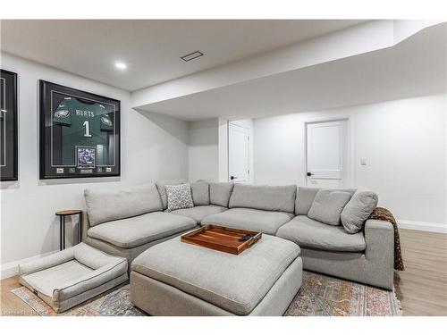 20 Cumberland Street, Brantford, ON - Indoor Photo Showing Living Room