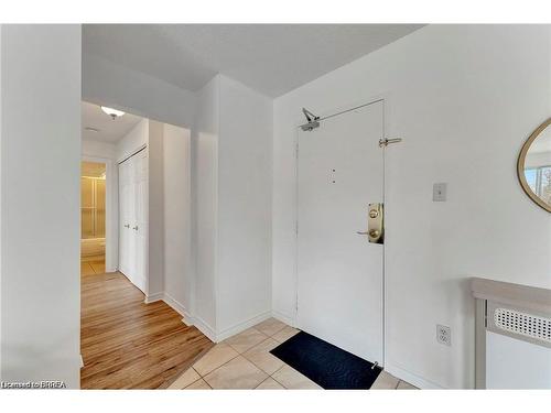 207-793 Colborne Street E, Brantford, ON - Indoor Photo Showing Other Room