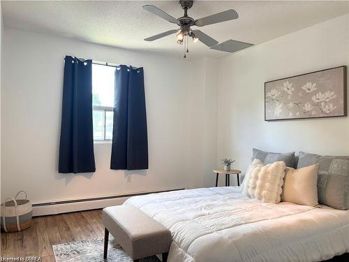 207-793 Colborne Street E, Brantford, ON - Indoor Photo Showing Bedroom