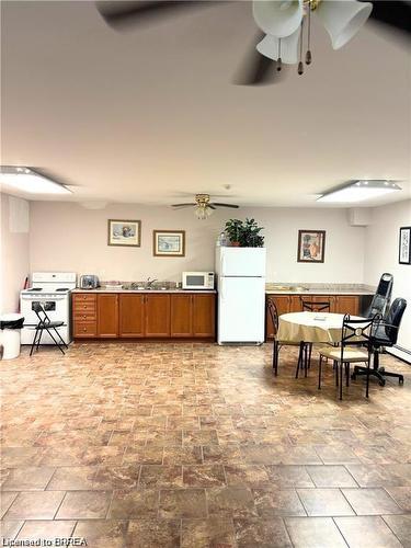 207-793 Colborne Street E, Brantford, ON - Indoor