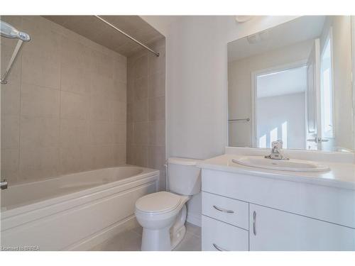 81-620 Colborne Street W, Brantford, ON - Indoor Photo Showing Bathroom